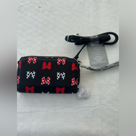 Disney Handbags - Disney Minnie bow wallet crossbody